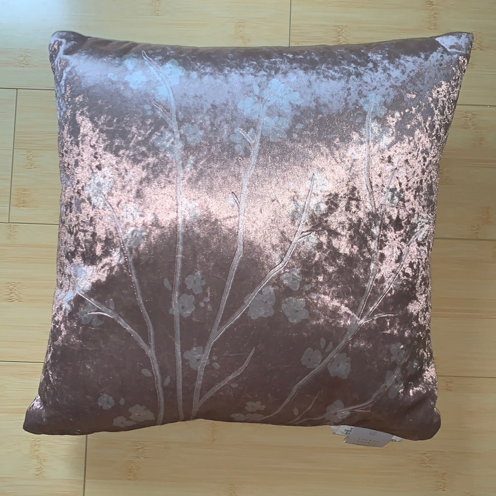 velvet pillow 🆕💕